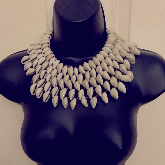 Natasha Couture Jewelry - Shell necklace-Natasha-Cowrie-conch natural shells-16” length-STUNNING-Brand New